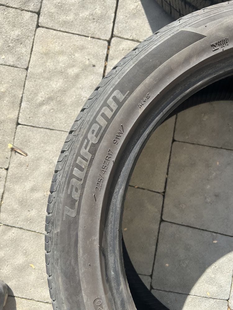 Шини демисезон 225/45 R17 King Meiler, Laufenn