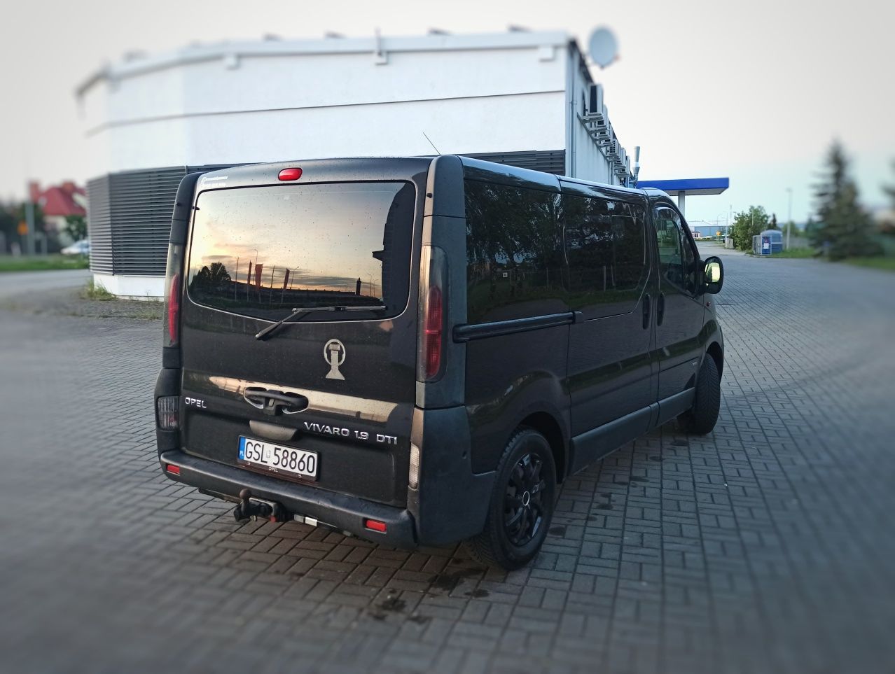 Opel Vivaro 1.9dti 9 osobowy