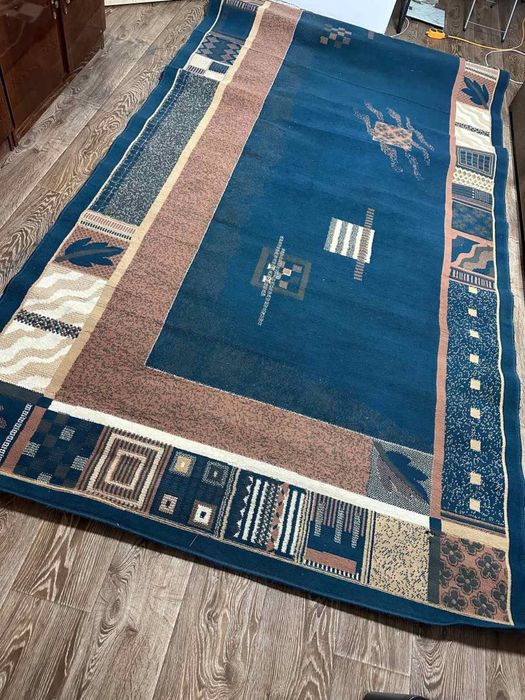 Килим великий б/у