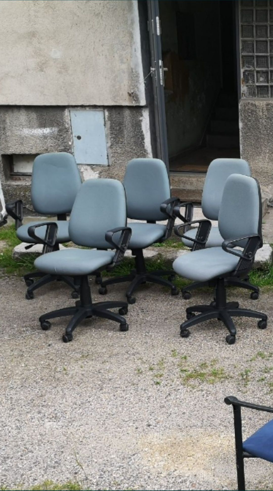 Krzesła biurowe obrotowe regulowane