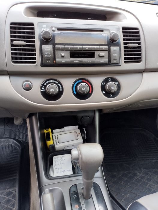 Продам автомобіль Toyota Camry