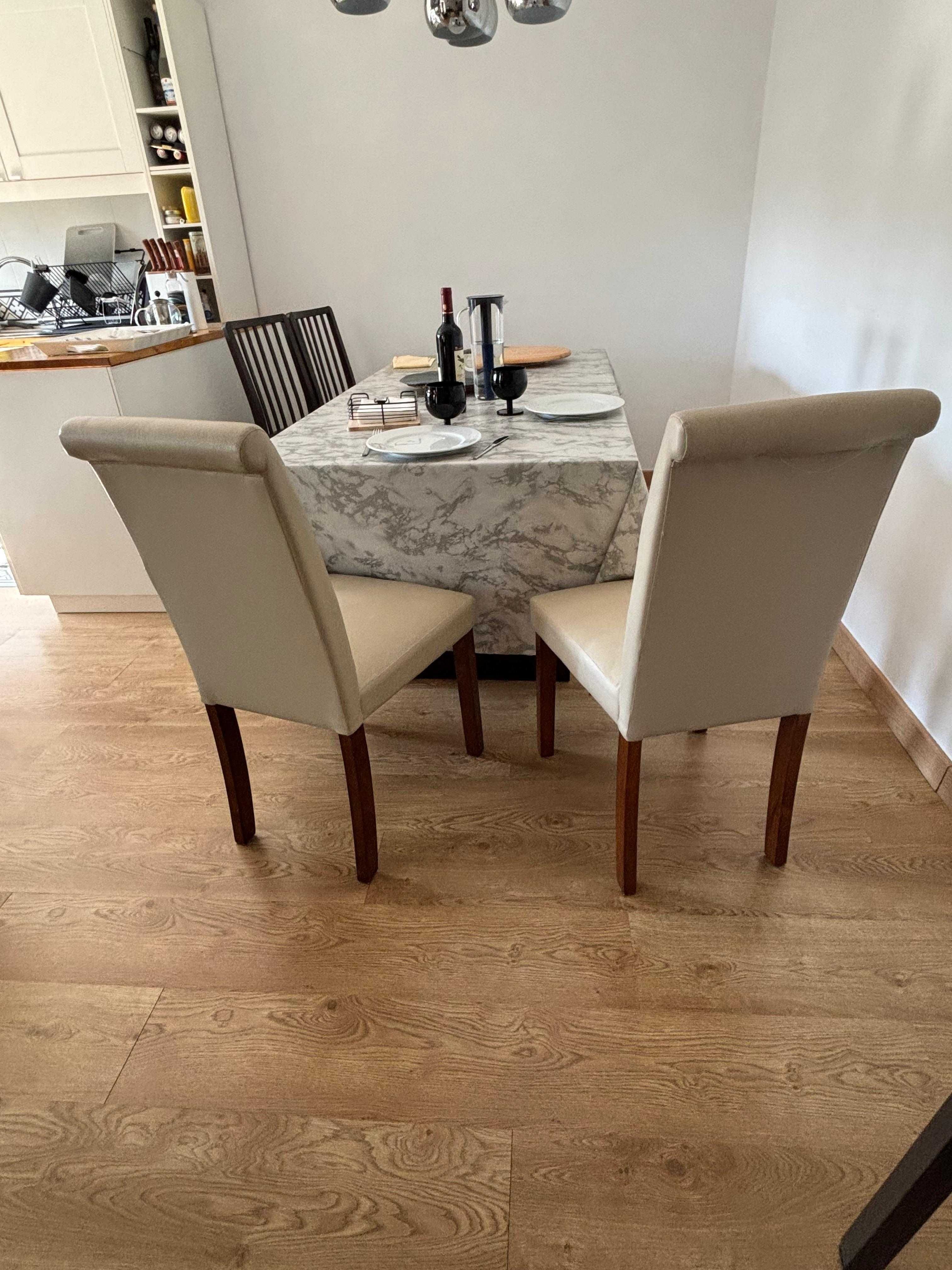 Cadeiras de sala de jantar