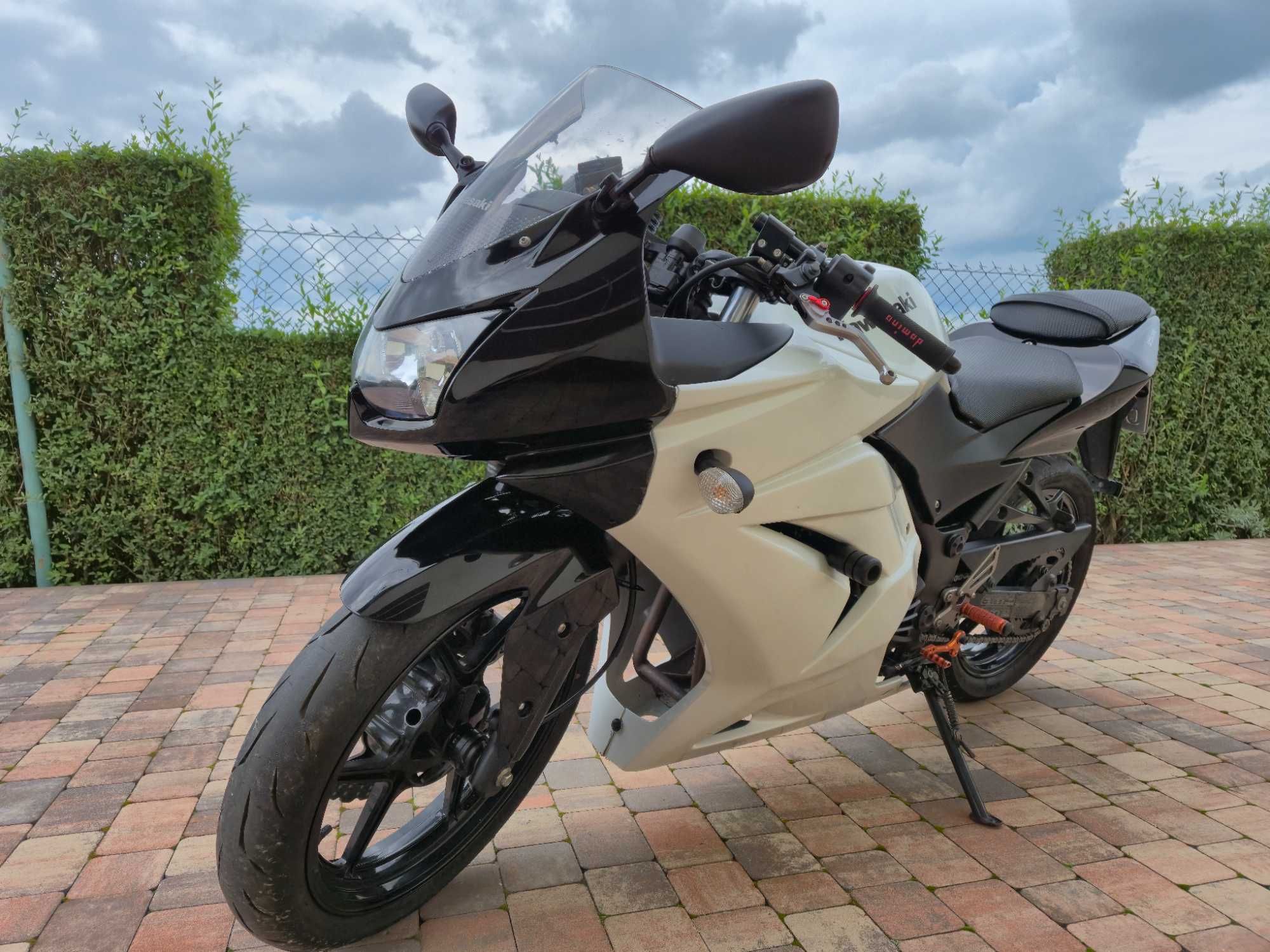 Kawasaki Ninja 250R EX250 niski przebieg