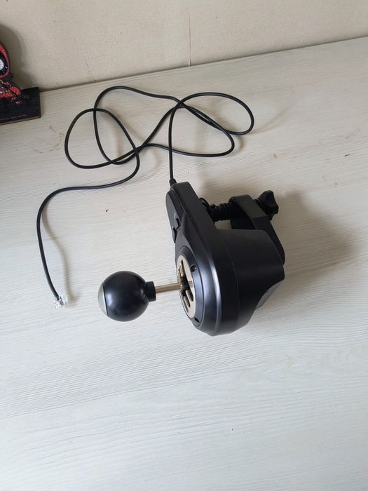 Ігровий руль,педалі та коробка передач з оригінальною коробкою