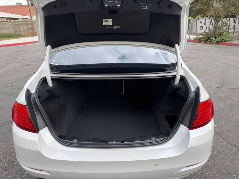 BMW 5 Series      2016