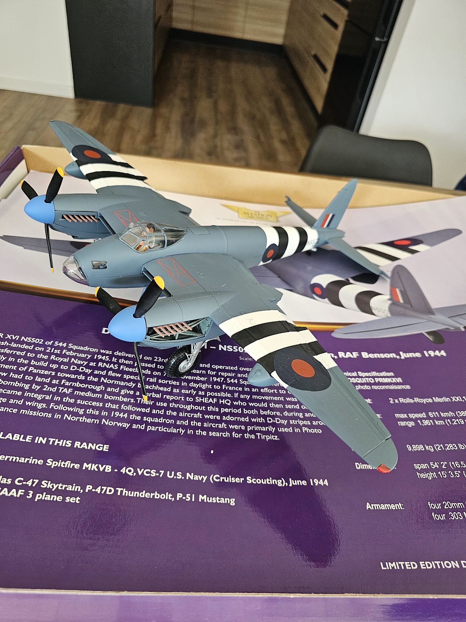 Samolot Dh Mosquito Corgi 1:32