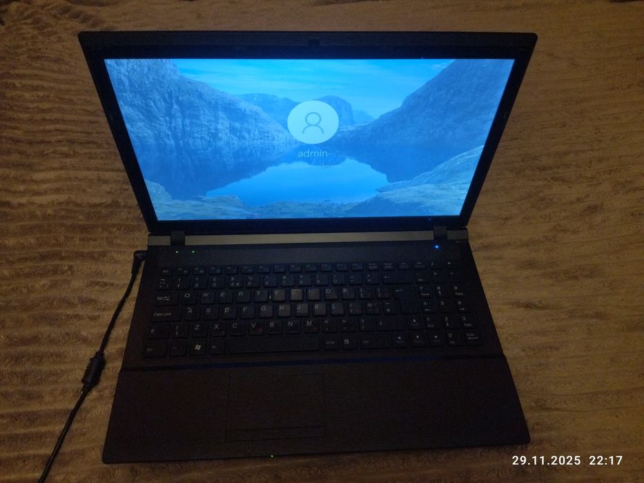 RM Notebook 320  , процесор 2,5hz