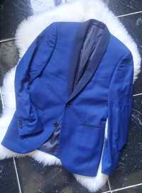 Стильний класичний чоловічий піджак синього кольору