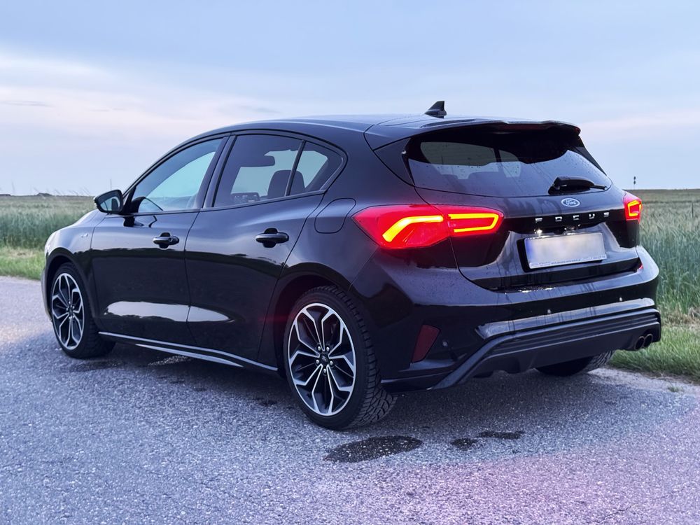 Ford Focus MK4 ST LINE