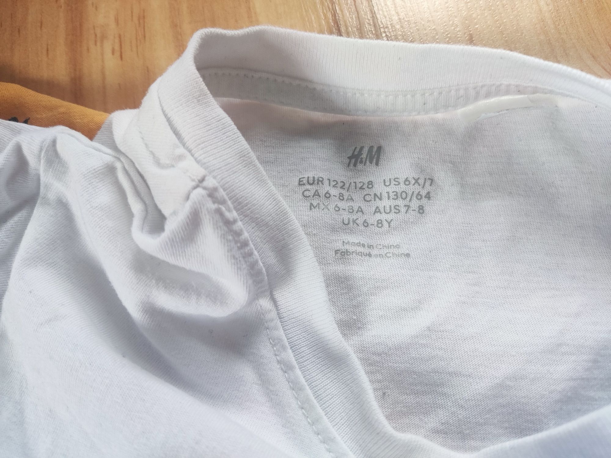 T-shirt 5 szt 122/128 i czapka