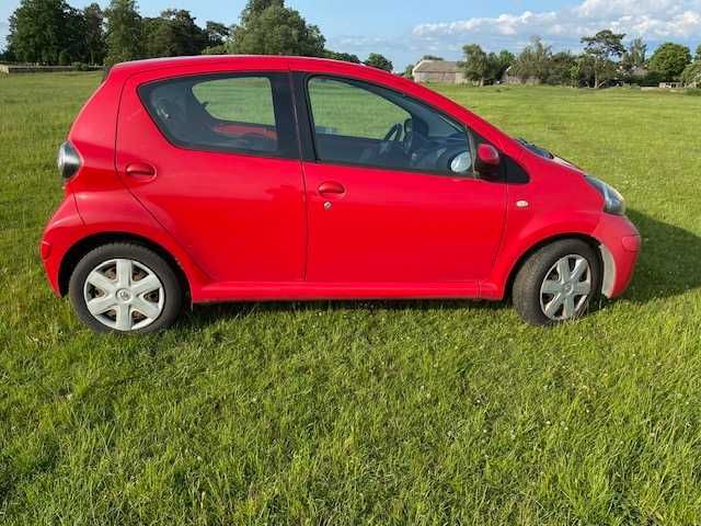 Toyota Aygo 1.0 2011 rok