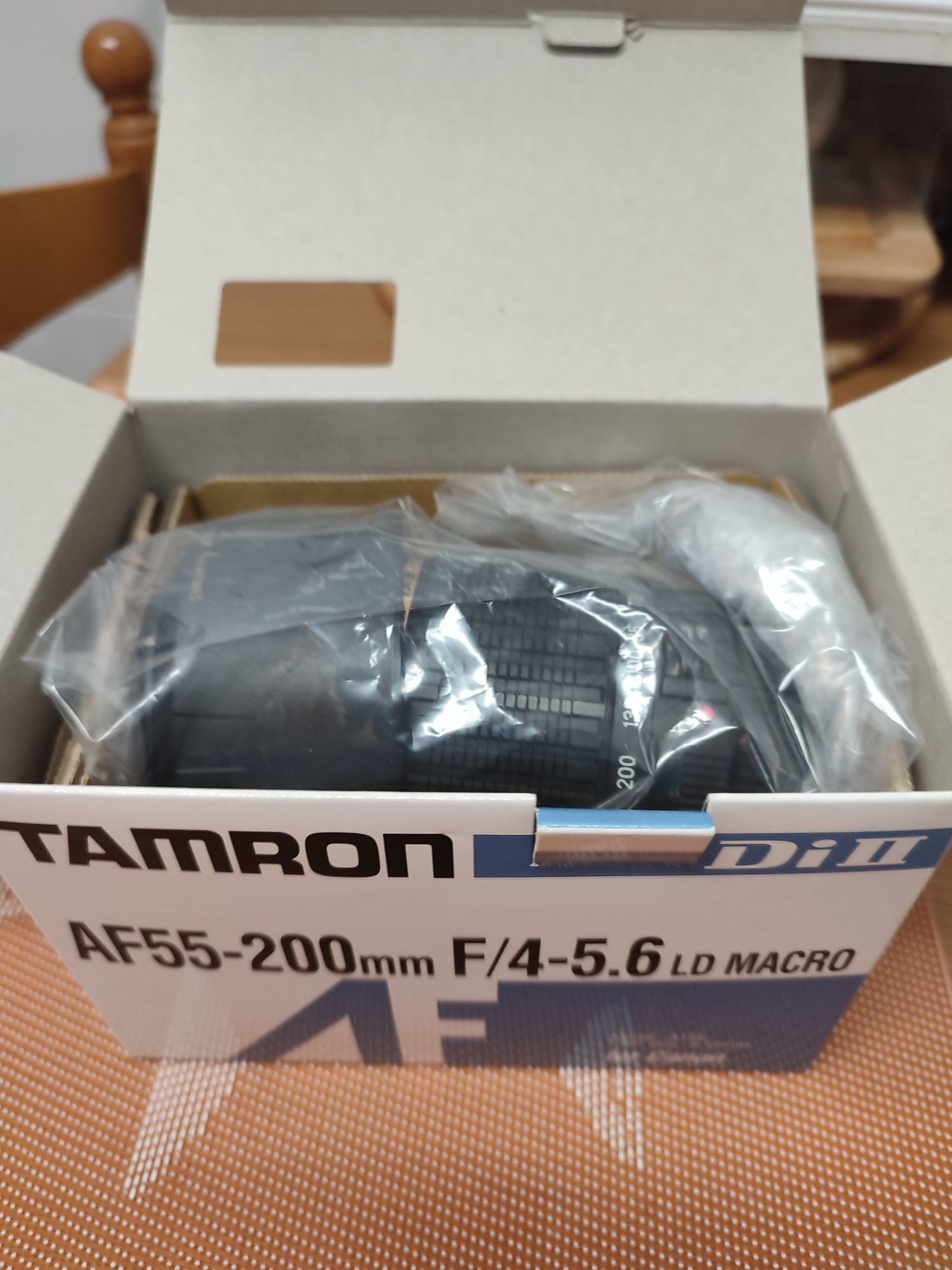 Vende se Lente TAMRON 55-200