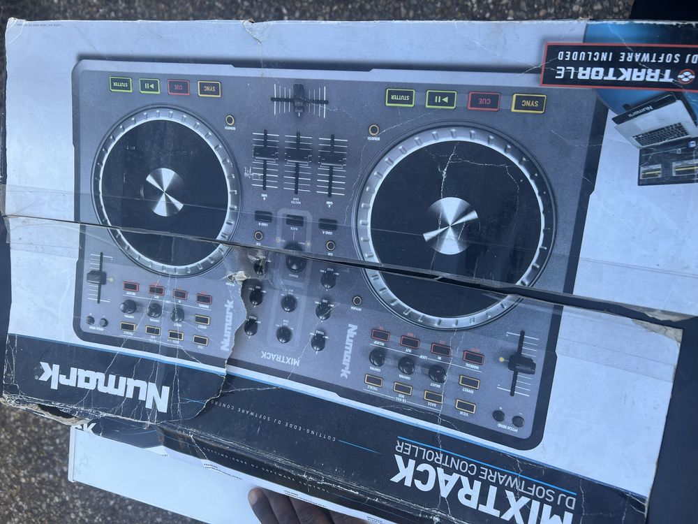 Controladora DJ Numark Mixtrack USB - Pronta para Usar!