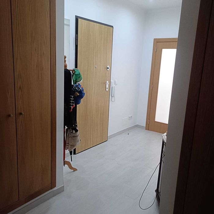 Carnaxide - Aluguer parcial de apartamento - Junto Centro Cívico