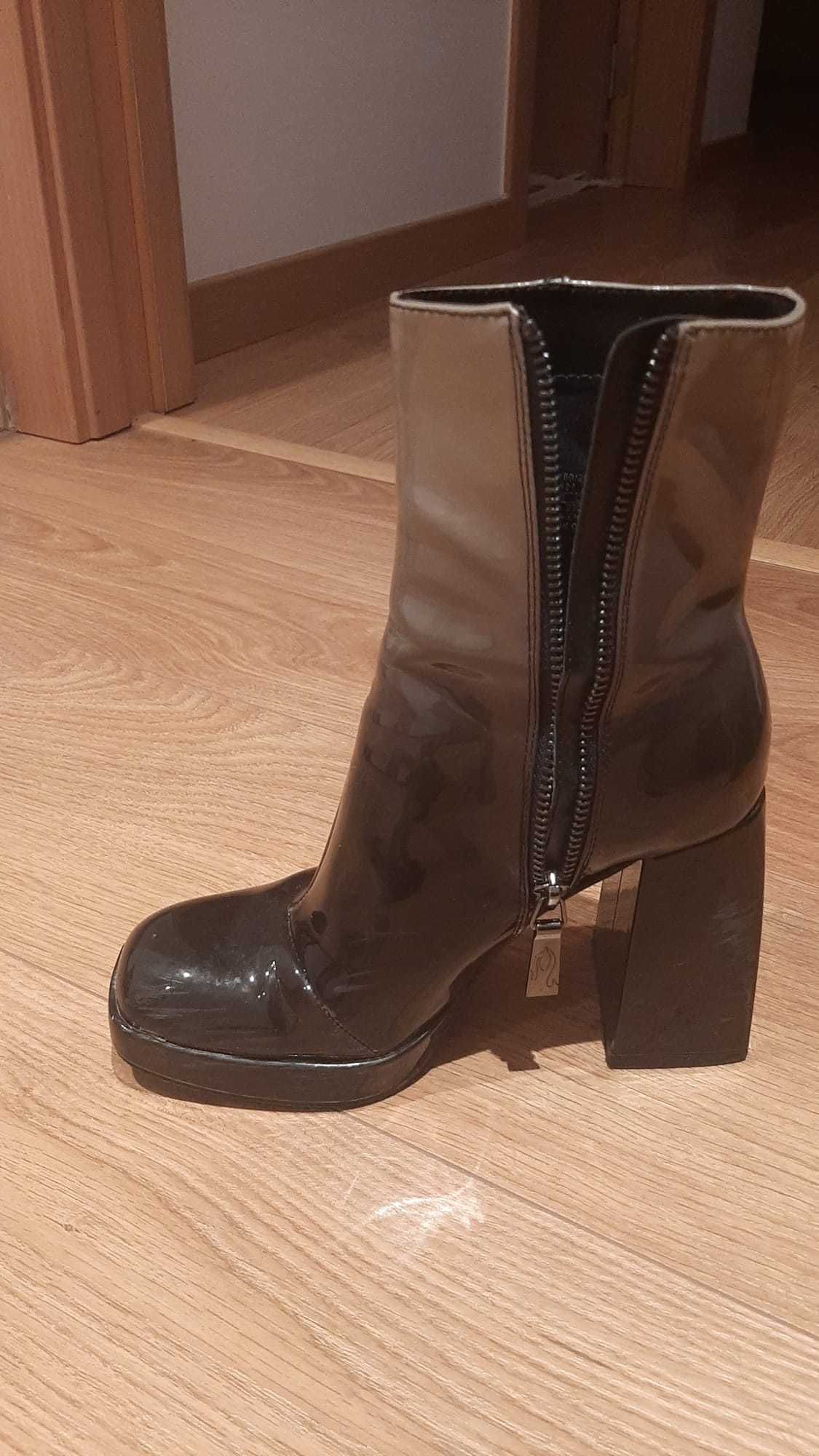 Bota Stradivarius