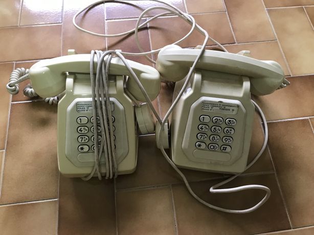 2 Telefones antigos