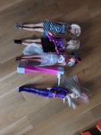 4x lalka Barbie w tym Barbie agentka