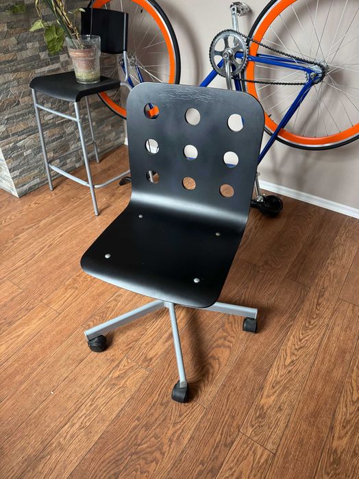 Krzesło drewniane obrotowe - IKEA Jules