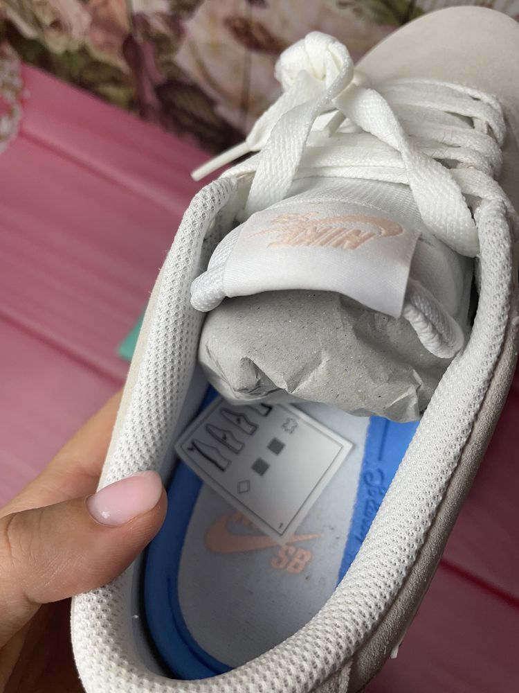 Кроссовки белые замша оригинал Nike