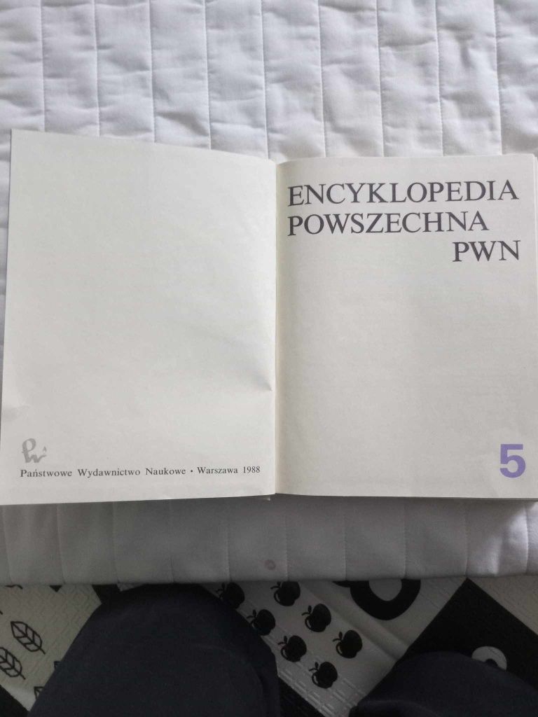 Encyklopedia powszechna 5 tomów 1973 rok