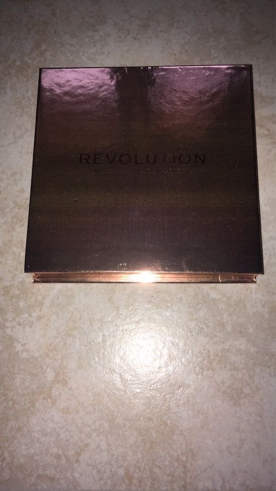 Revolution face quad ignite  paleta rozswietlaczy  makeup