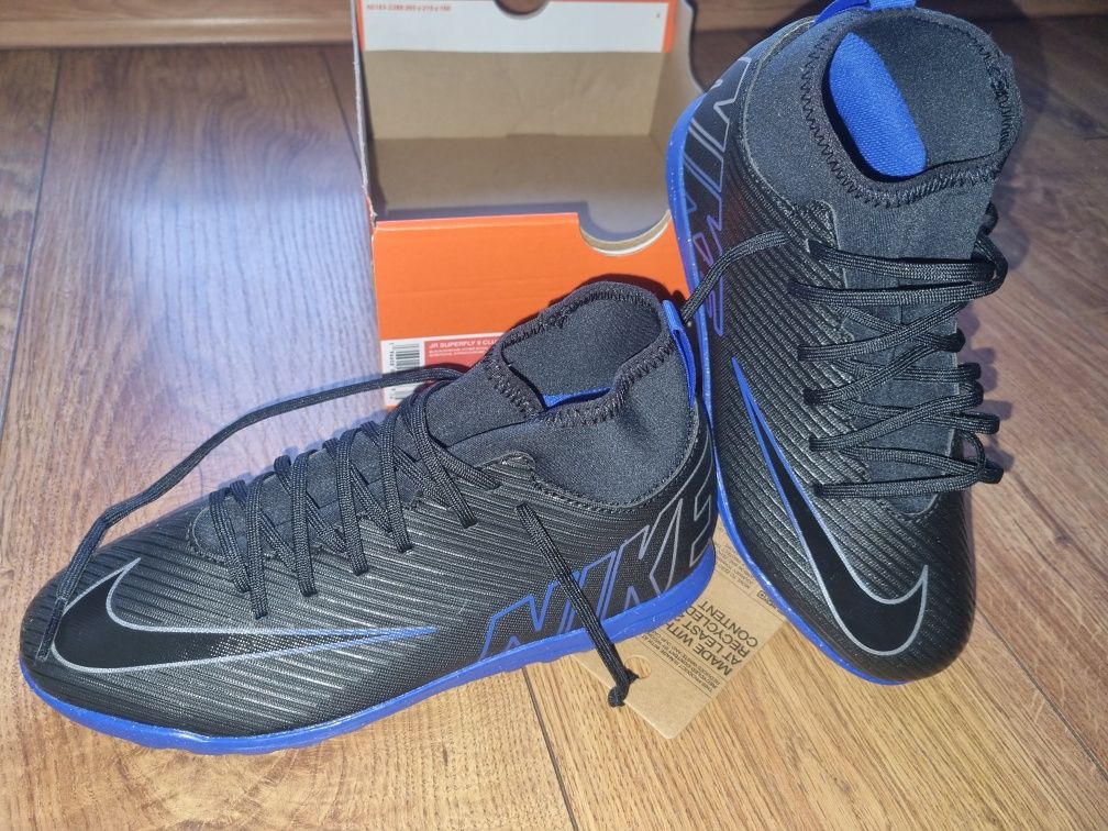 Nowe, Nike, buty piłkarskie, korki, turfy r. 38