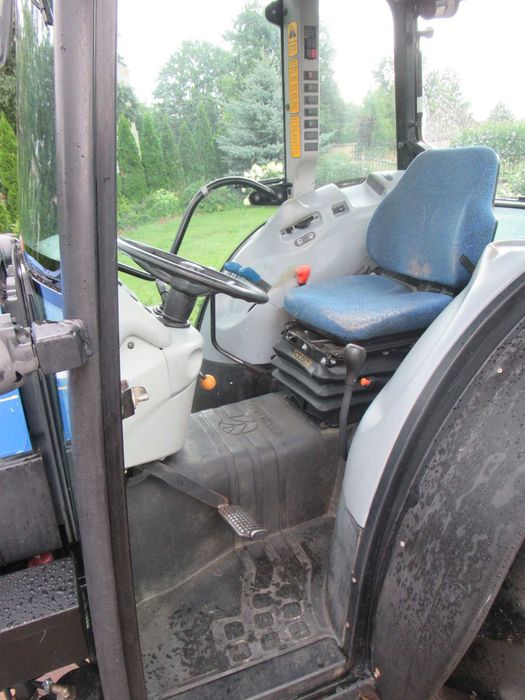New Holland T4040F sadowniczy renault landini