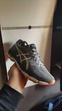 Buty sportowe Asics Gel-Superion. Rozmiar 42.5 wkładka 27cm