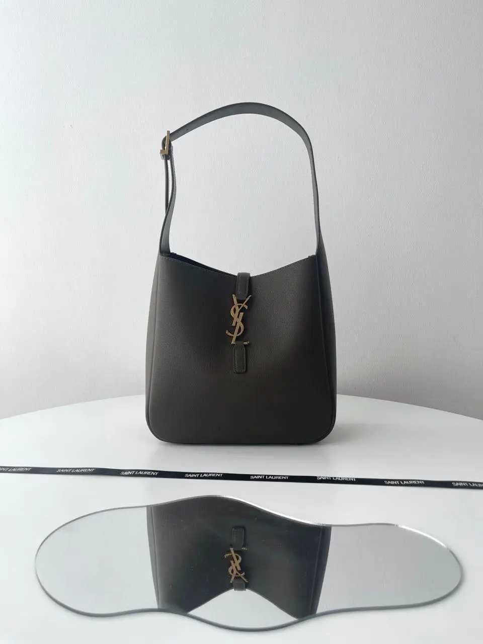 Жіноча сумка Yves Saint Laurent Le 5 A 7