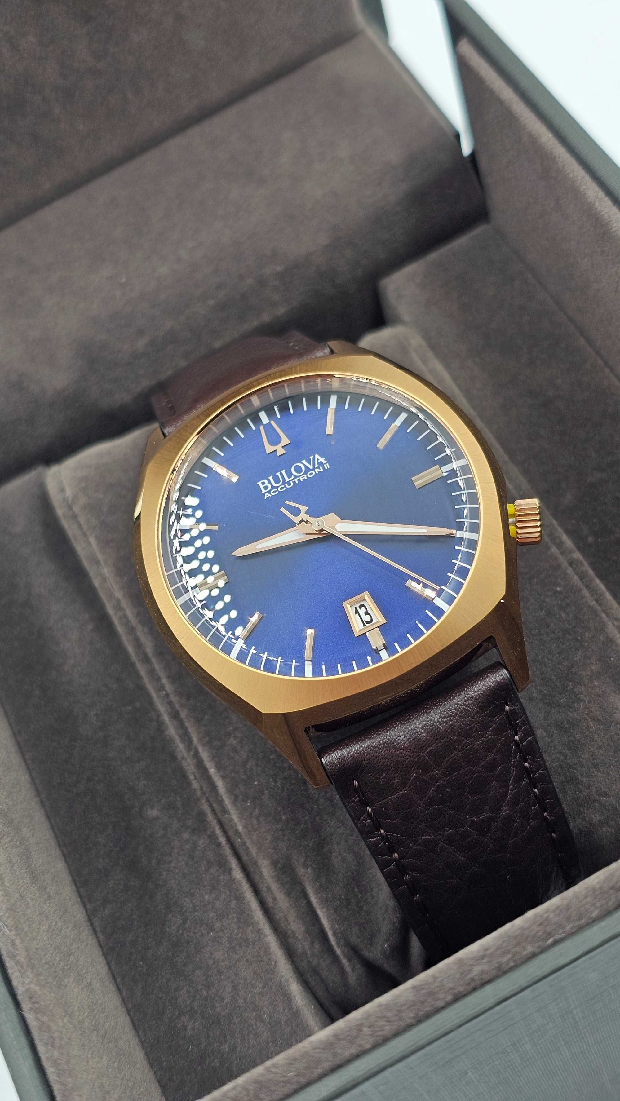 Zegarek męski Bulova Accutron II różowe złoto Piękny Elegancki