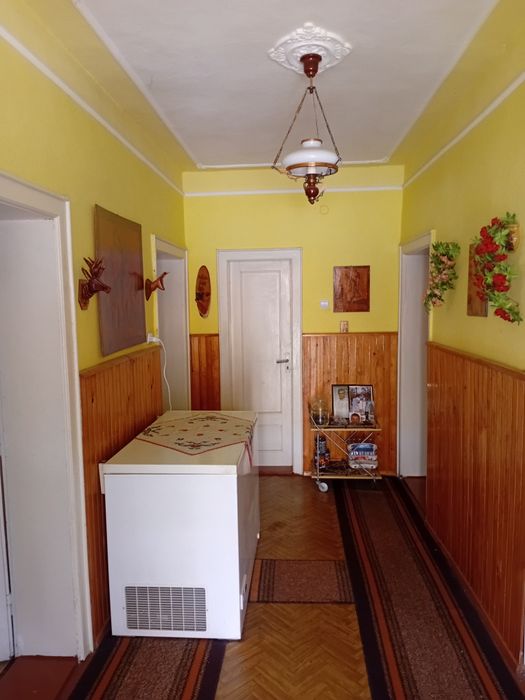 Добрий будинок на дві сім'ї 2.5 км від м. Берегове в с.(Астей) Лужанка