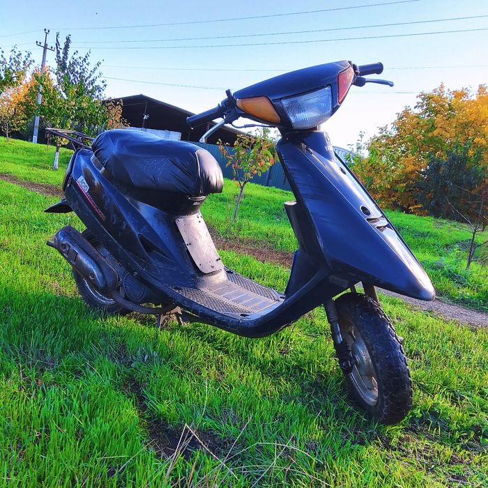 Продам скутер ямаха жгоґ артістік не великий торг