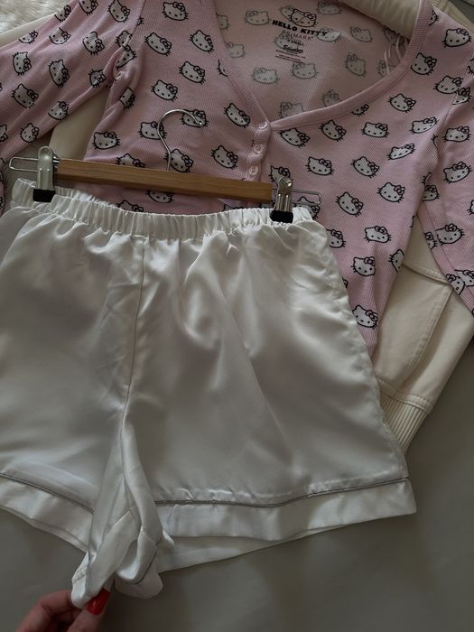 Милая пижама Hello Kitty размер S-M