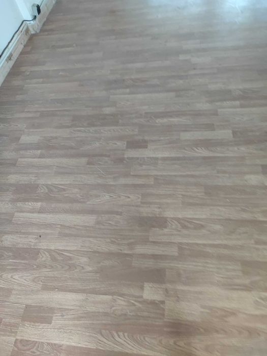 Chão flutuante laminado madeira - Oferece-se a quem remover - 70m2