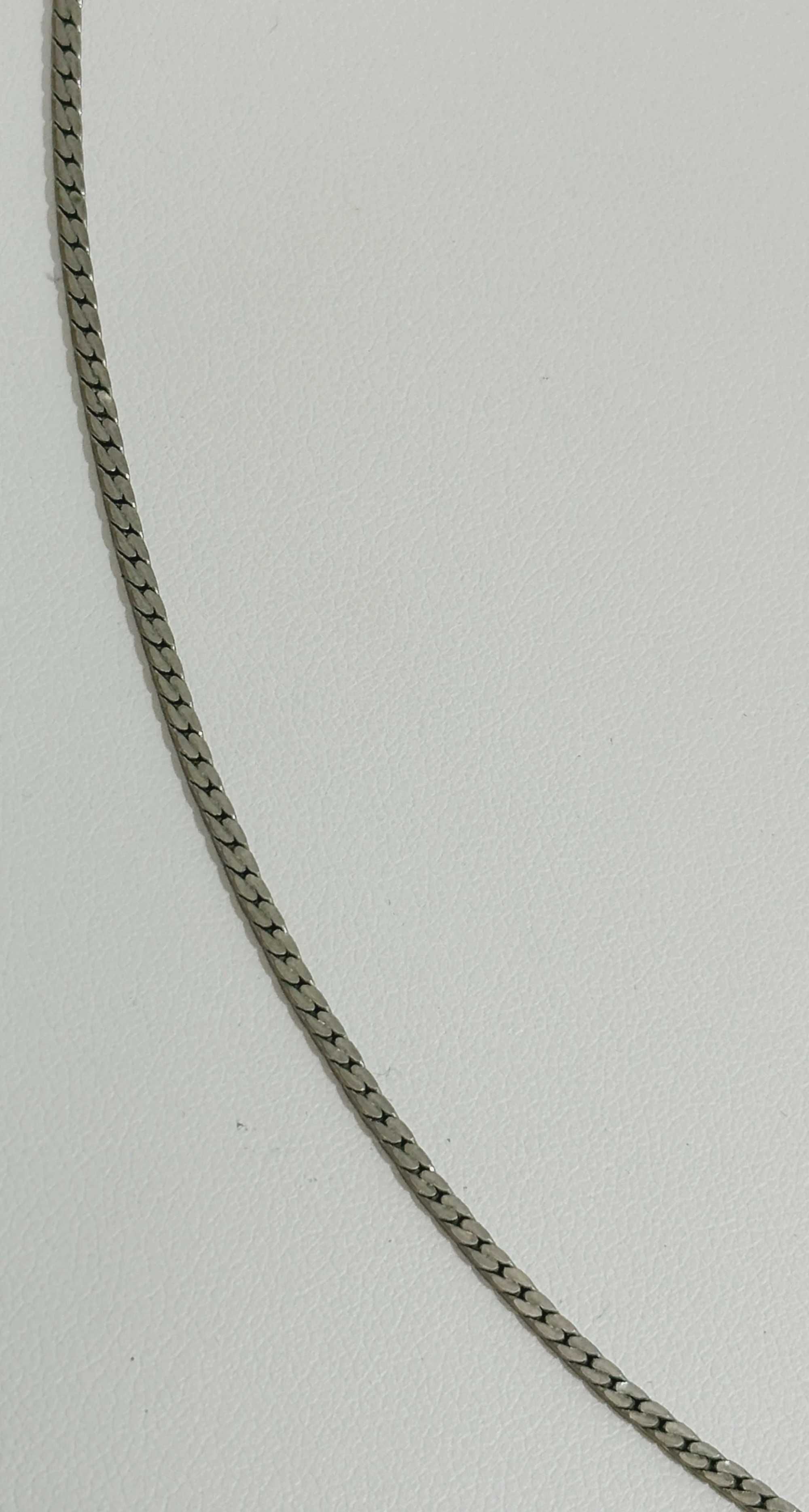 Srebrny łańcuszek, ciekawy splot, brak zapięcia 5,42 G 925