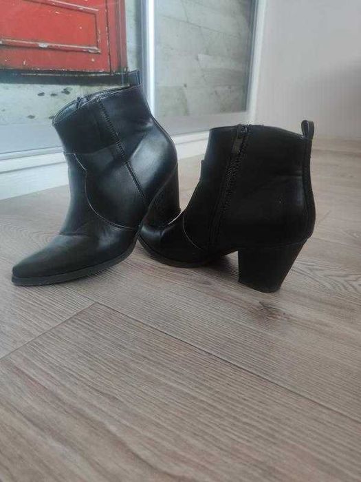 Чобітки демісезон 38р устілка 24,5см