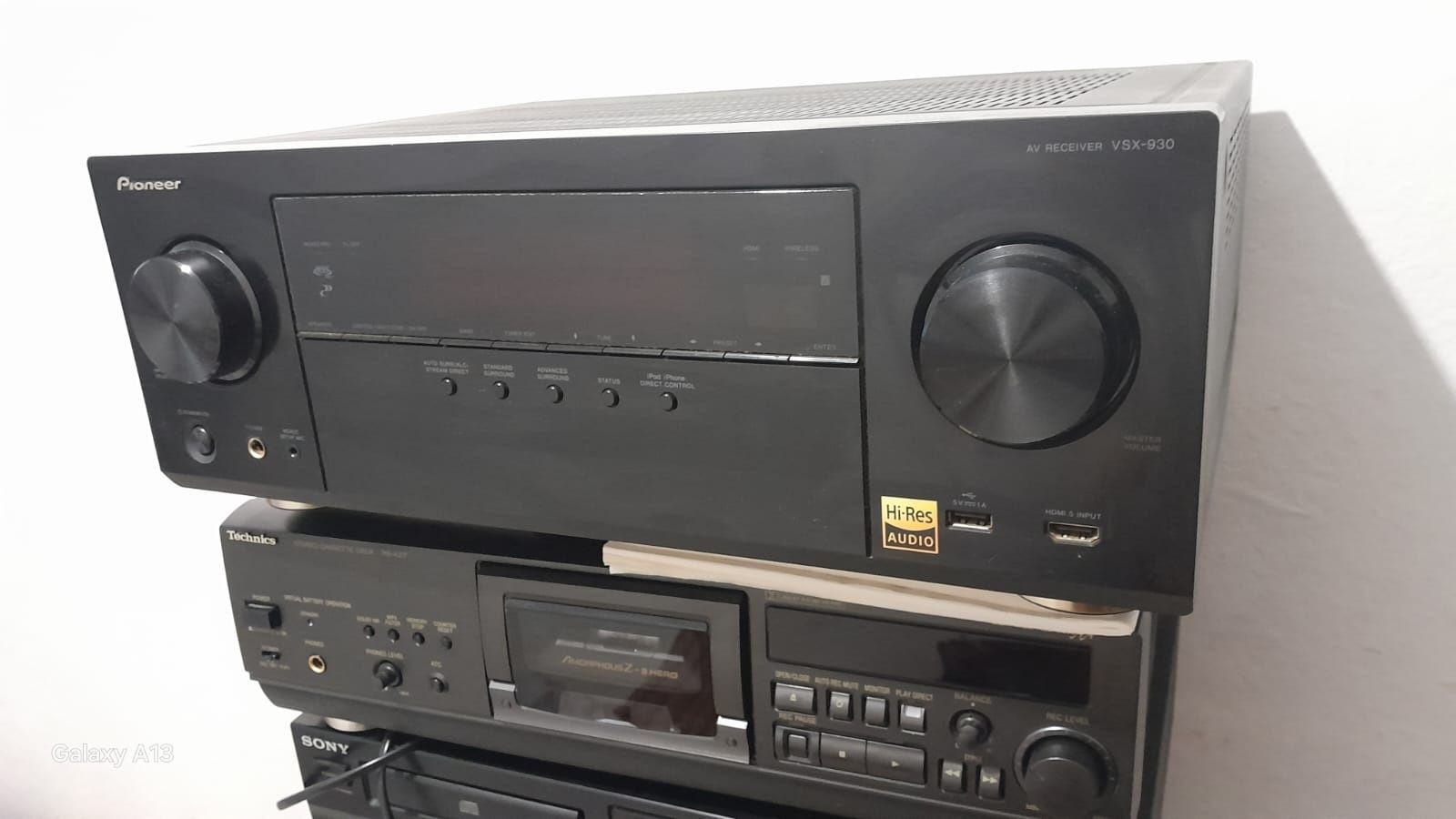 Amplituner kina domowego Pioneer  VSX 930 z pilotem stan bardzo dobry