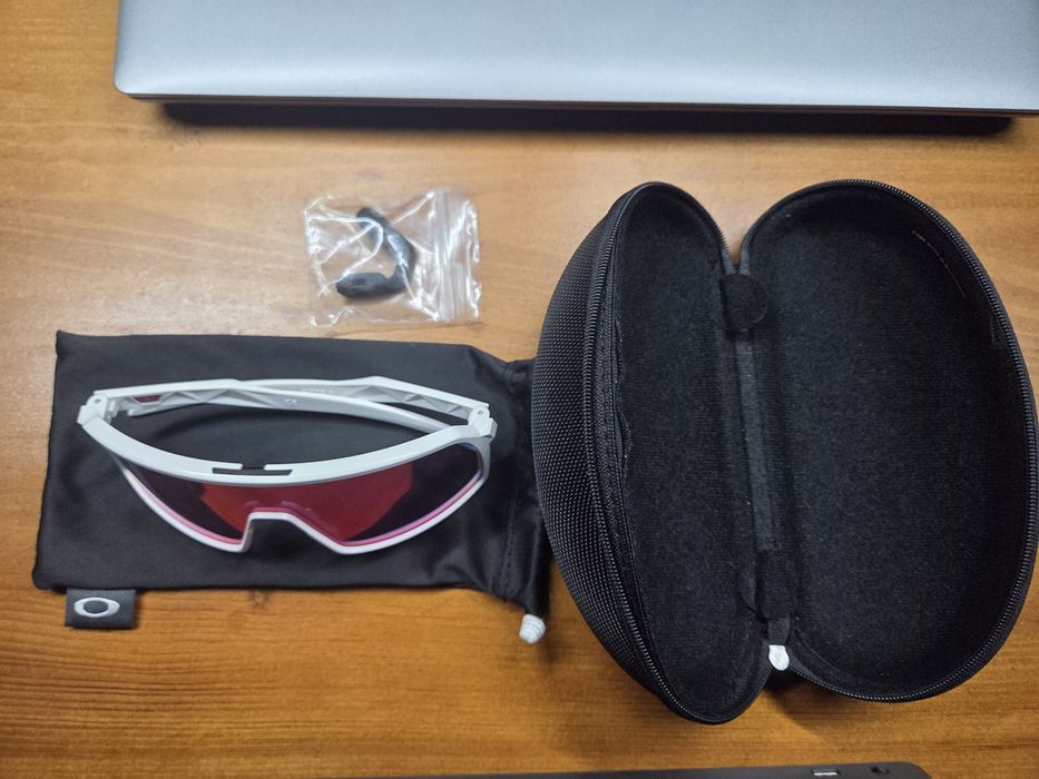 Okulary Oakley Sutro S