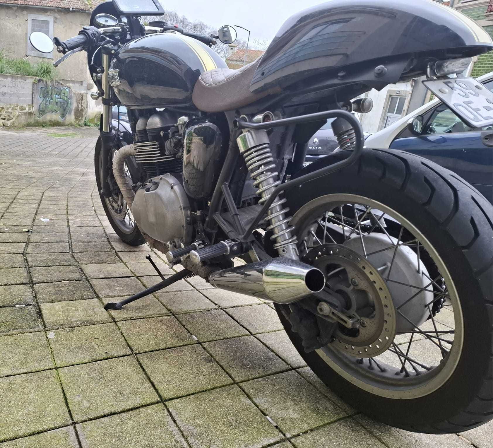 Triumph Thruxton 900