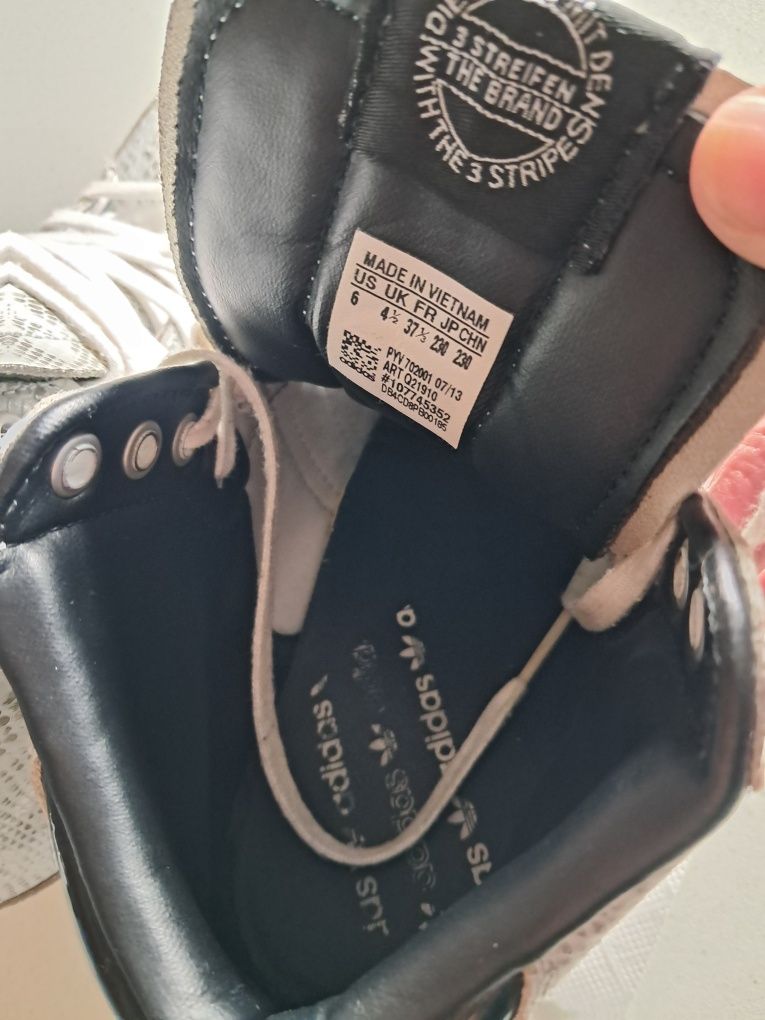 Sapatilhas adidas com cunha Novas