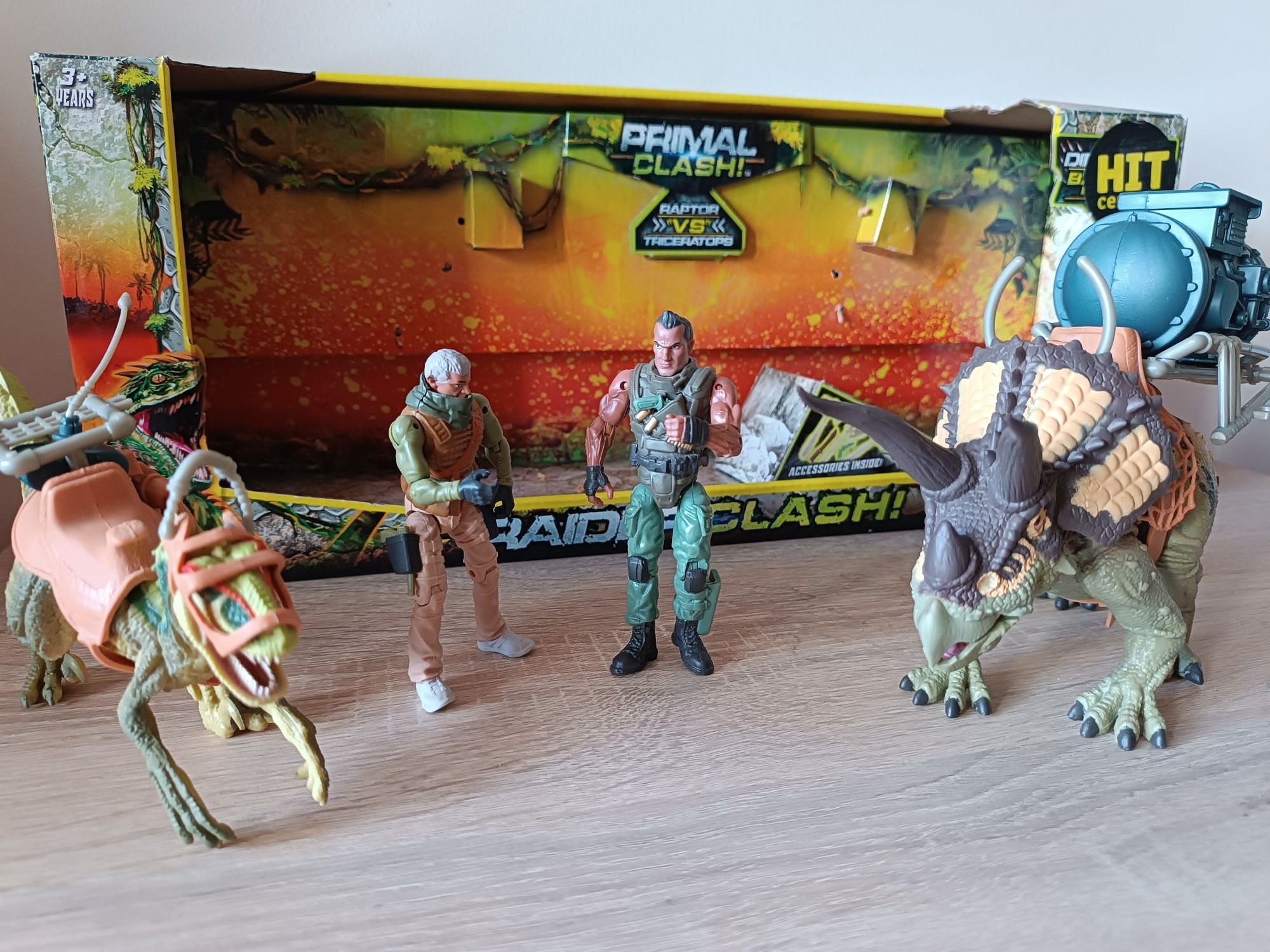 Lanard Primal Clash Raptor vs Triceratops two commandos