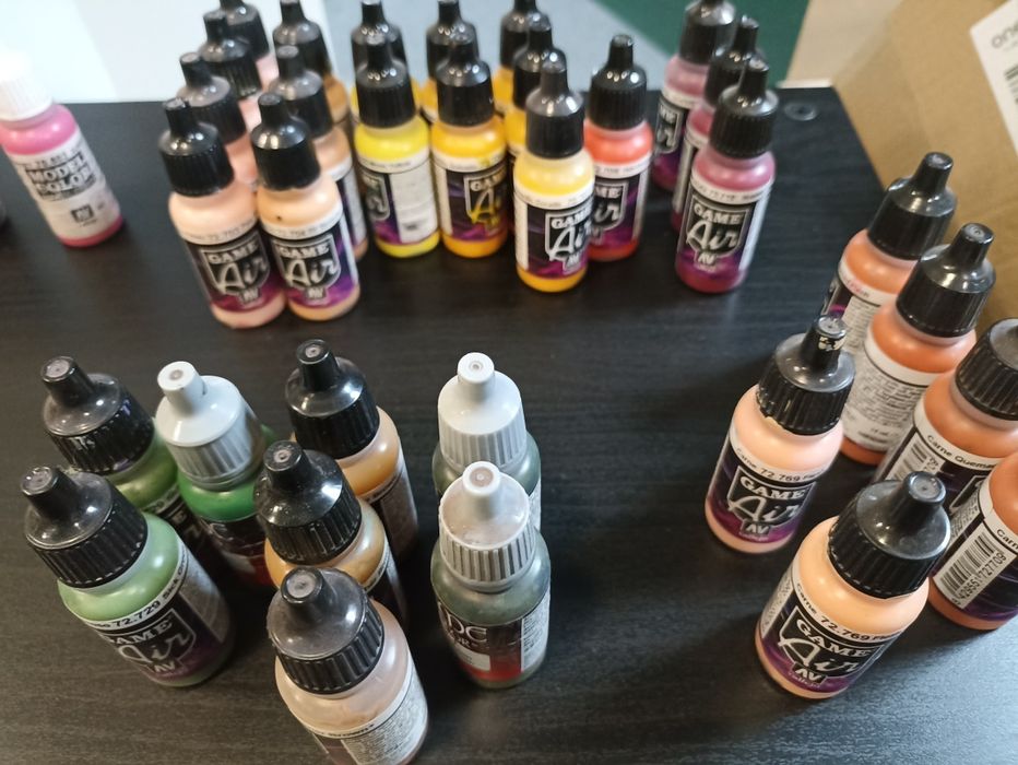 Warhammer farby dużo !!!