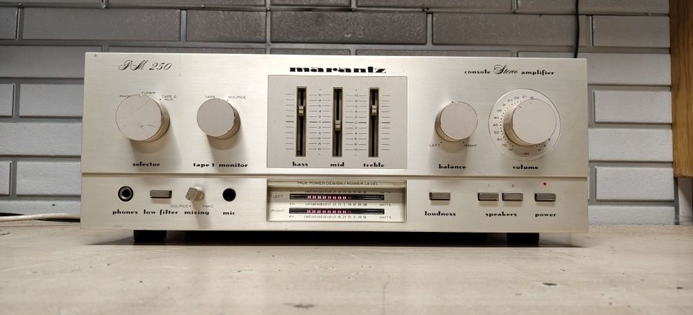 Wzmacniacz MARANTZ PM 250. Hi-fi stereo