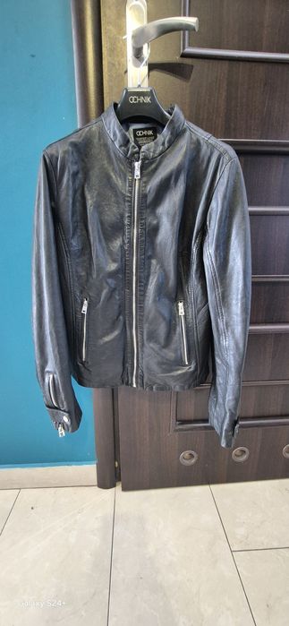 Czarna kurtka skórzana Ochnik