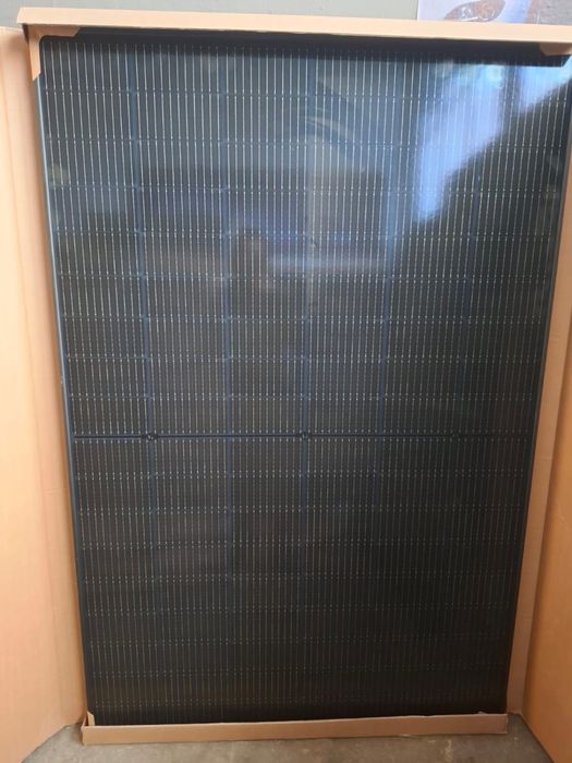 2 sztuki paneli Ja  solar JAM54S31-400/MR 113/172