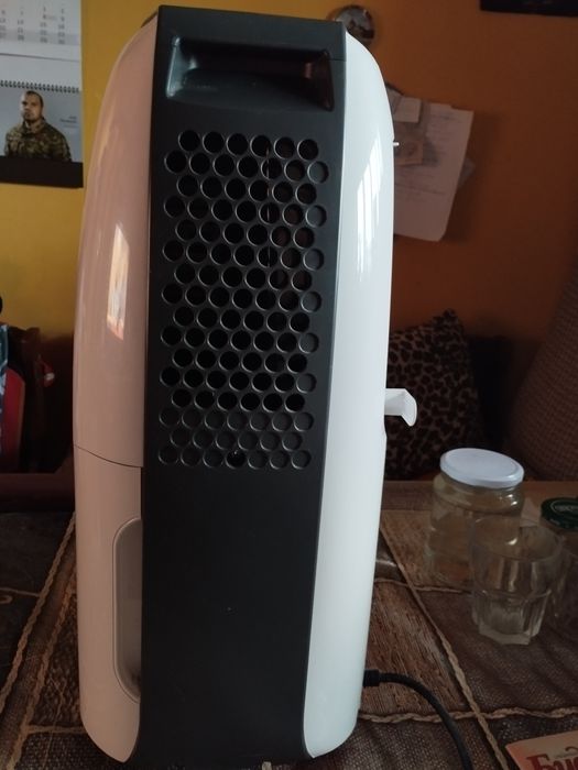 Осушитель воздуха CH-d005WD1-12LD б/у,состояние хорошее.Смотрите фотог