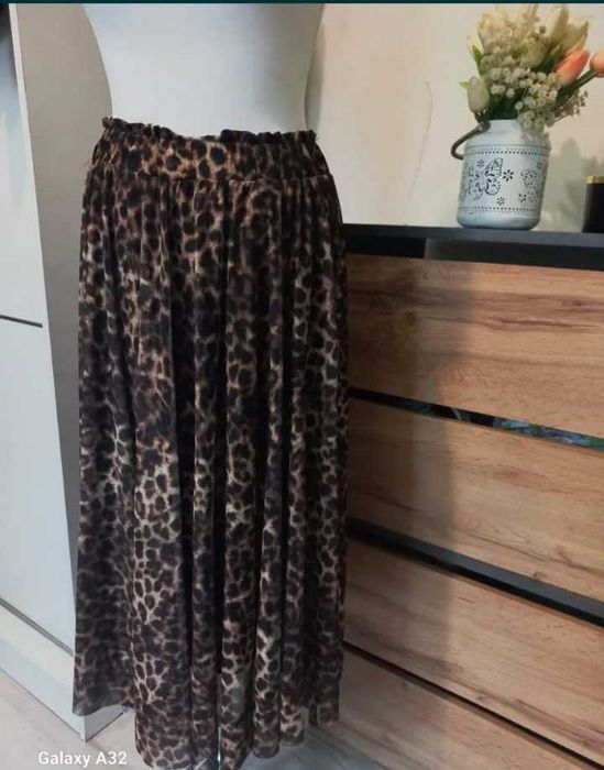 Nowa modna długa spódnica