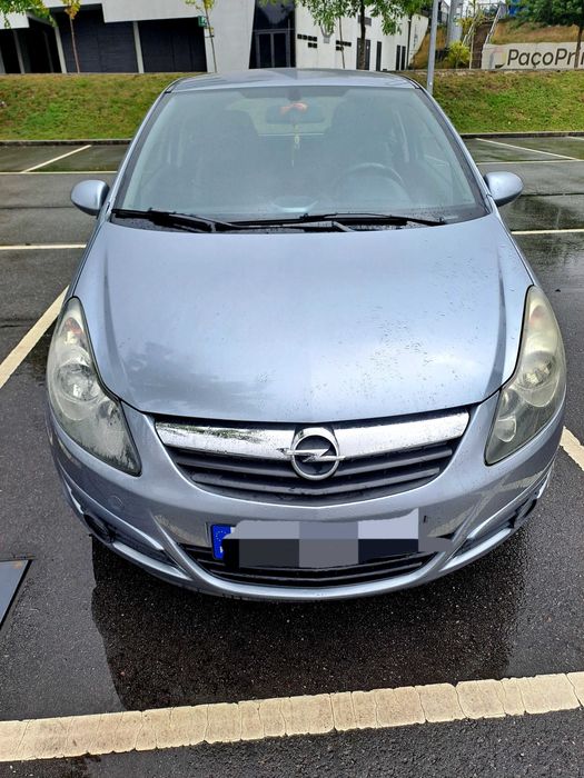 Opel Corsa cinza