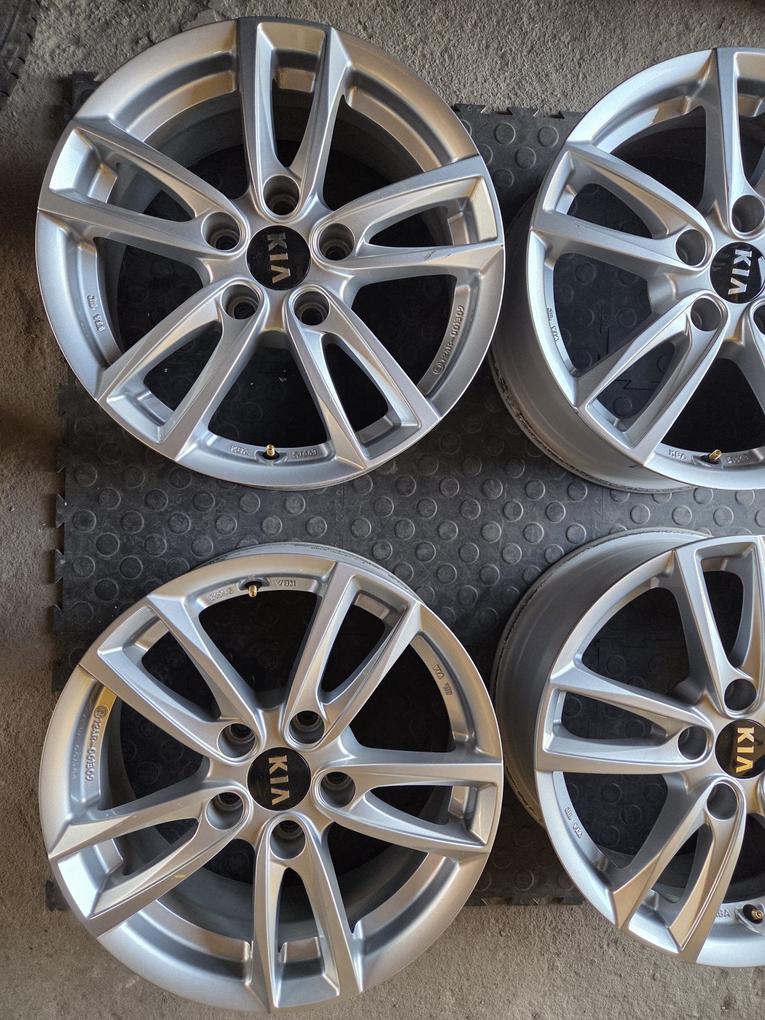 Felgi Aluminiowe 5x114,3 16 cali 6,5Jx16H2 ET40 Kia Huinday