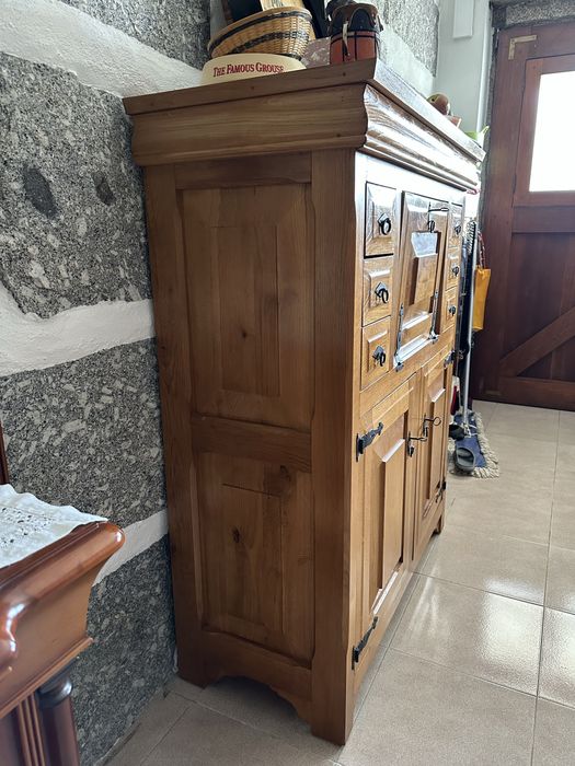 Movel de madeira maciça